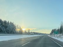 Hyvät ja nopeat kulkuyhteydet moottoritietä pitkin ympäristöön.