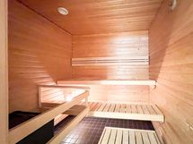 Taloyhtiön sauna.
