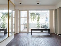 Keskikerroksen eteinen