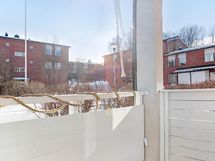 Parveke, näkymä sisäpihalle