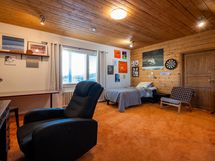 As 2 (5h+k+vh+2kph+s+wc+parveke). Makuuhuone 1/4