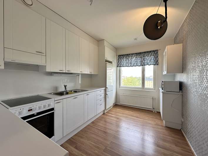 Kerrostalo, 4h + k + kph + parveke, 87 m², Keskusta, Pori