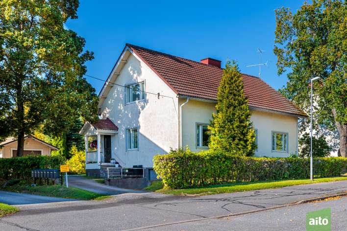 Omakotitalo, 3h, k, s, tk, at + 2h, tupak +, 1h, k, 184 m², Urpola, Mikkeli