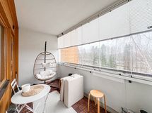 Parvekelaseissa on kaihtimet valmiina.