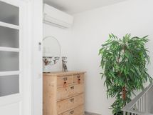 Molemmissa kerroksissa on ilmalämpöpumppu