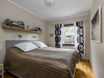 Yläkerran makuuhuone 2.