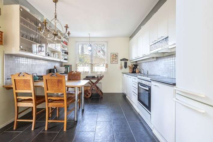 Omakotitalo, 4h, k/rt, s, kph, khh, 2xwc, varastot, 109/160 m², Pähkinämäki - Näkymä 3