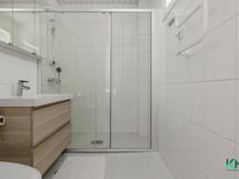 2.kerroksen kylpyhuone