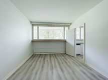 Ensimmäisen kerroksen koti kätevällä pohjaratkaisulla hyvin hoidetusta taloyhtiöstä!