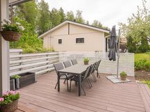 Terassille mahtuu monenlaisia kesäkalusteita