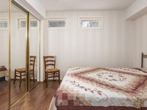 Alakerran askarteluhuone