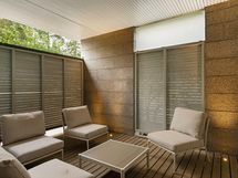 Saunasta pääsee vilvoitteluterassille