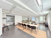 Yhtiön kerhohuoneella voi pitää vaikka juhlat.