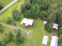 Päärakennus, ulko-wc ja -sauna, varasto