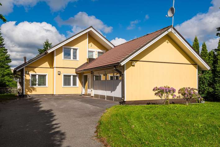 Omakotitalo, 5h+k+ruokalut.+kph+s+takkah+2x wc/ + 3h+k+kph, 152/200 m², Uusikoivisto, Pori