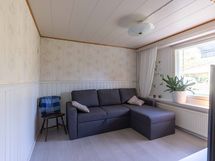 Alakerran makuuhuone