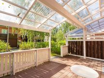 Takapihan katettu terassi