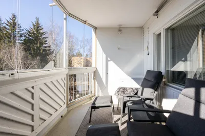 Kerrostalo, oloh-avokeittiö, 2 mh, pesutila/wc, sauna, eteinen, vaatehuone ja lasitettu parveke, 74 m², Koivukylä