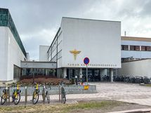 Kodista on muutaman minuutin matka Yliopistolle ja Kauppakorkeakouluun.