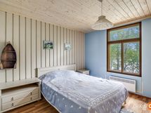 Päärakennuksen makuuhuone