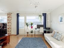 Tilava ja avara olohuone