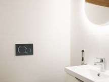 Yläkerta | Erillis-wc