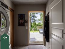Laajennusosan terassille kulku