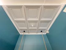 Alkovissa on upea kasettikatto.