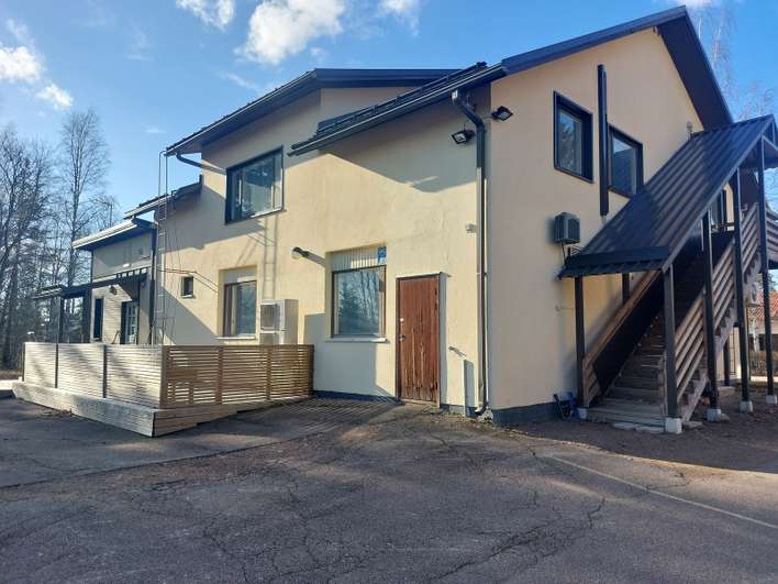 Omakotitalo, 14 h+k+3 suihkua+4 wc+s+khh+kellari+varasto, 335 m², Myllykoski, Kouvola