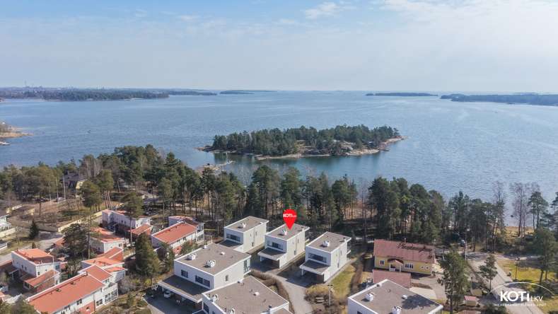 Huvila, 5 h+kt+s ja varasto, 159/167 m², Koukkuniemi, Espoo