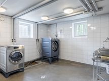 Taloyhtiöllä on hyvät yhteiset tilat, pesutuvan käyttö on täällä ilmaista!