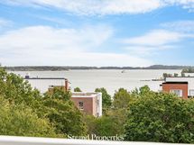 Asunnosta kauniit näkymät merelle kaikista ikkunoista