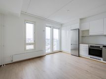 Asunnon ikkunat ovat kaakkoon päin.