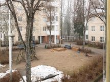 Parvekkeelta sisäpihalle