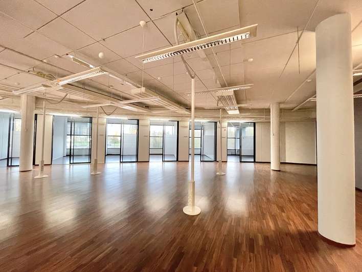 Liiketila, 850 m², Perkkaa, Espoo