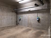 Yhtiön autohalli