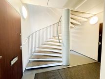 Taloyhtiössä ei hissiä.