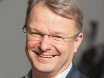 Heikki Raitanen  myy mökit 040 6647570