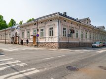 Linnankadunpuolelta