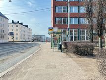 Lähimmälle bussipysäkille on 50m.