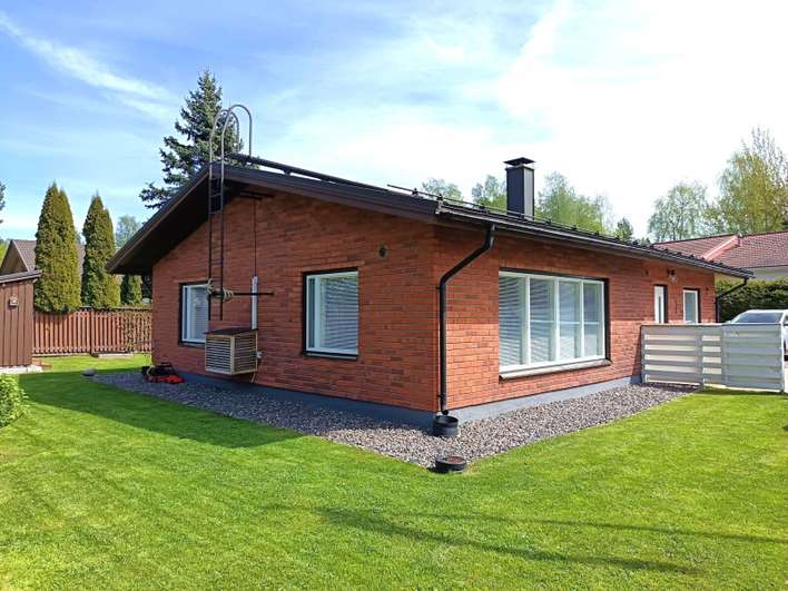 Omakotitalo, Kattavasti remontoitu maalämpötalo, 106/122 m², Vesala, Helsinki