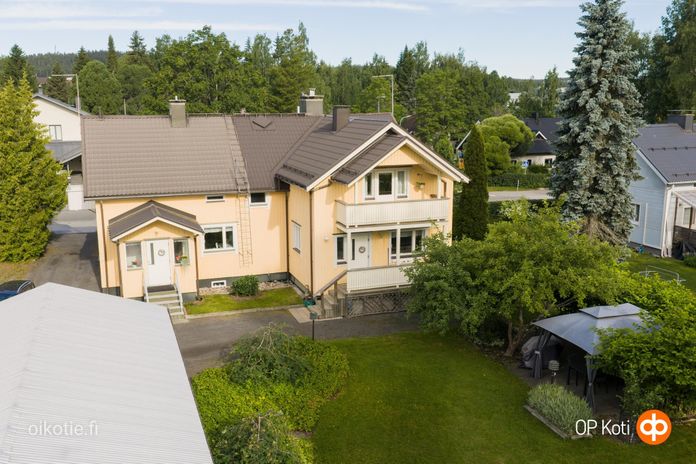 Casa, 230 m², terreny 1368 m²