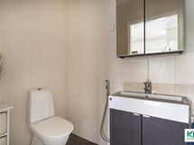 Isomman asunnon erillis wc.