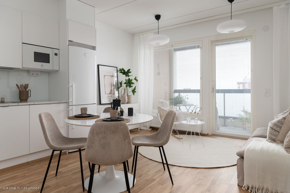 Asunto E32 (2h+kt, 48 m2, 7 krs.) - Olohuone