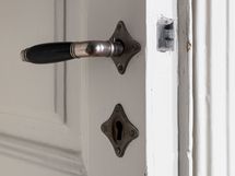 Kauniita alkuperäisiä yksityiskohtia