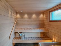 Taloyhtiön hieno sauna.