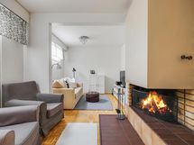 Tunnelmallinen takkahuone