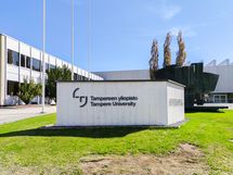 Tampereen yliopisto, pääkampus on vajaan 10  minuutin kävelymatkan päässä.
