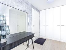 eteisessä kaapistot