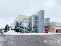 Hyvinkääsalissa torin laidalla pääset nauttimaan konserteista ja teatterista.